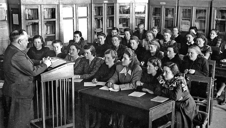 Семинарское занятие по истории педагогики 1950-е гг.